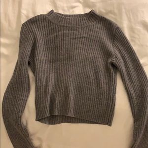 Brandy melville long sleeve crop top
